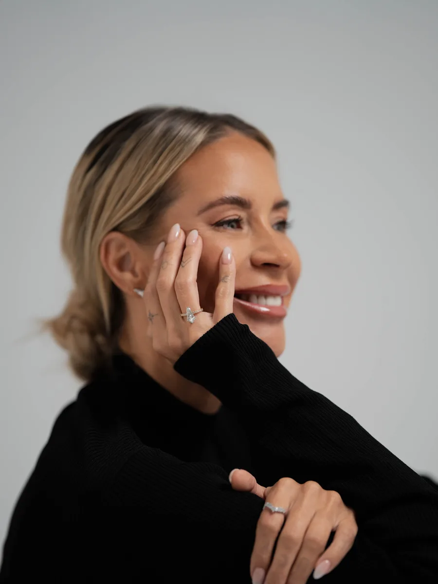 Renée Vervoorn tijdens de campagneshoot, met de ASCEND-solitaire